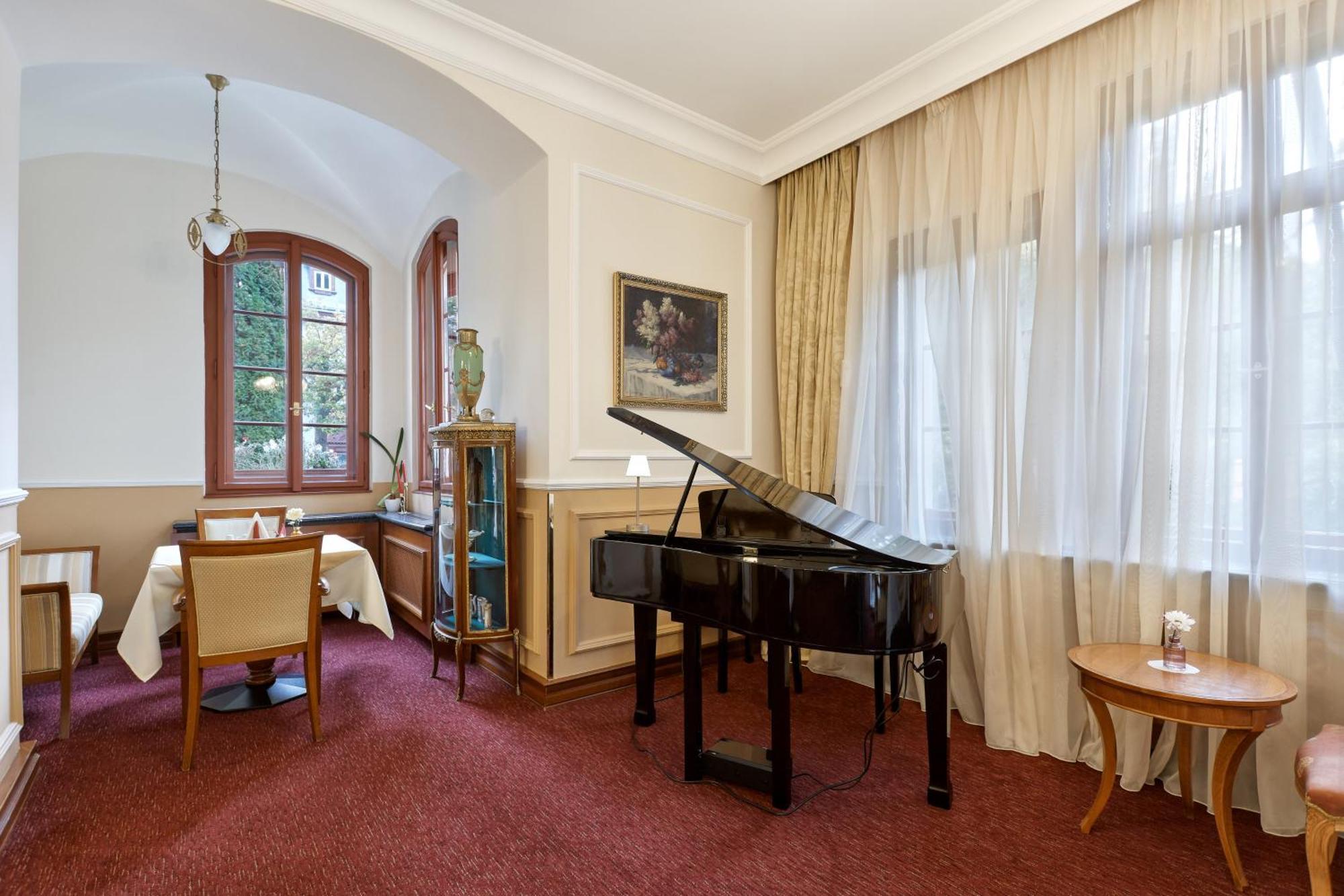 Spa Hotel Villa Ritter 卡罗维发利 外观 照片